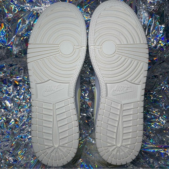 NEW IN BOX Air Jordan 1 Low | Laser Orange White | Size: 7Y - Picture 8 of 10